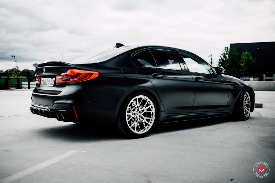  BMW M5 on Vossen Wheels (M-X3) (F90) 2020 года  (фото 2 из 15)